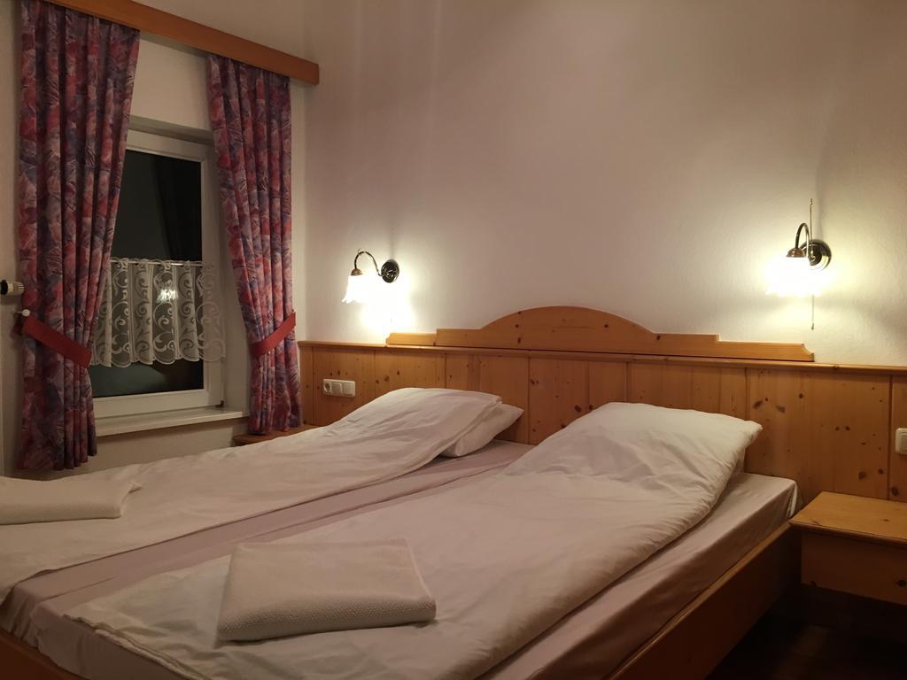 Gasthof Zum Hochfelln Hotell Bergen  Exteriör bild